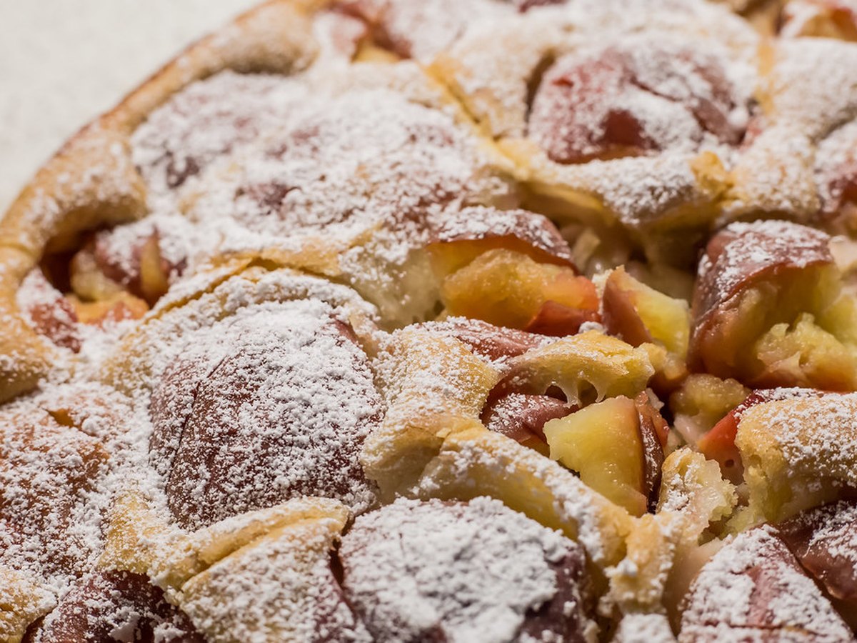 Apfelkuchen mit Puderzucker