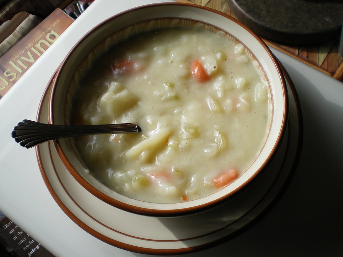 Kartoffelsuppe köchelt