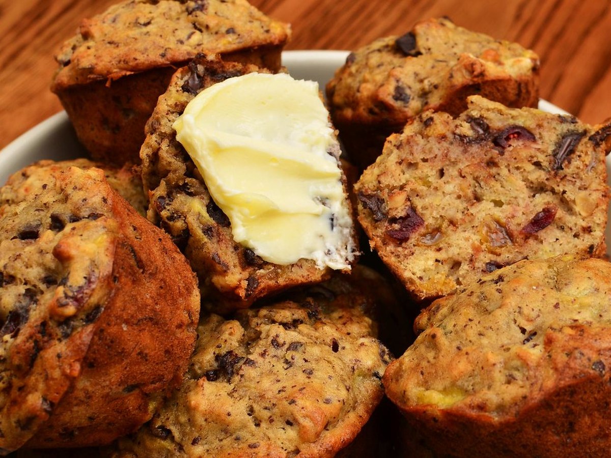 Schokoladenmuffins mit Schokostückchen