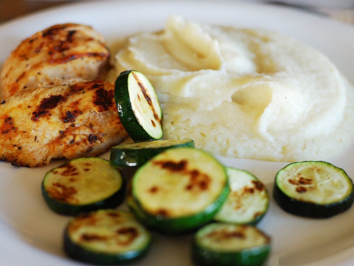 Gegrillte Zucchini in Öl