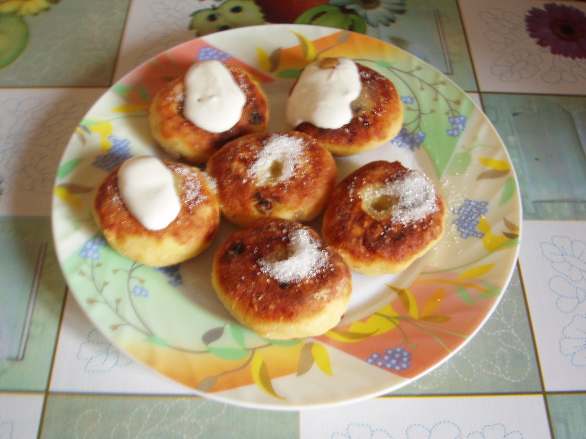 Quark-Frischkäse-Füllung wird verrührt