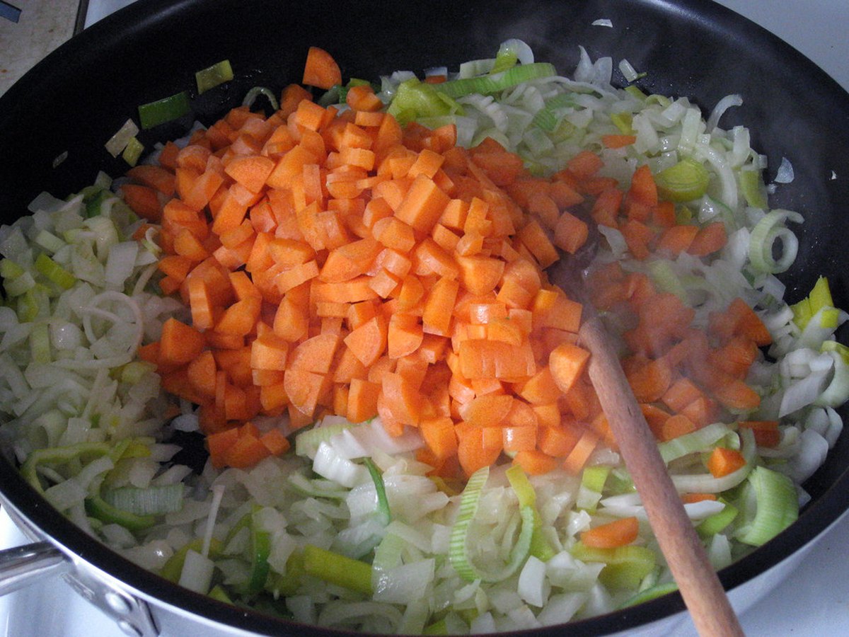 Gewürfeltes Suppengemüse