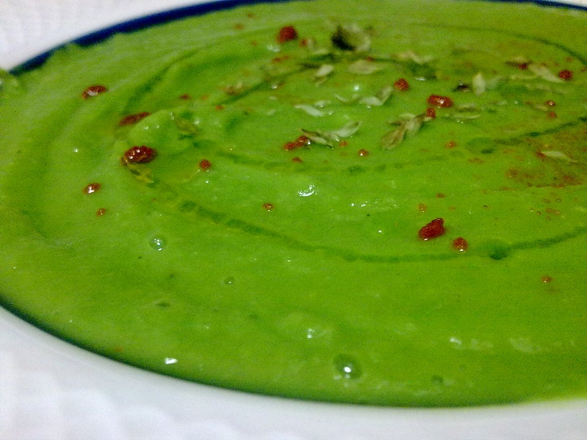 Herzhafte Haferflocken-Suppe mit Gemüse