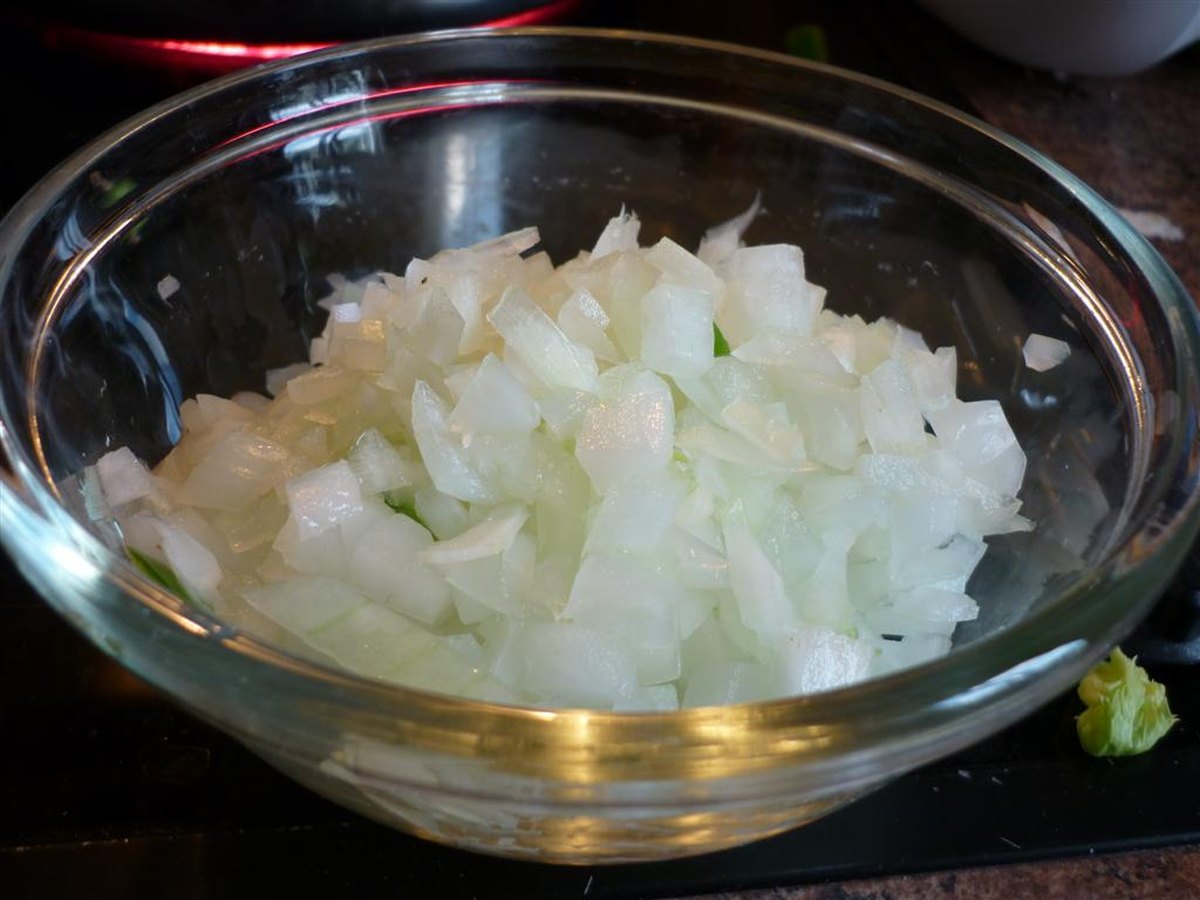 Fein gewürfelte Zwiebel