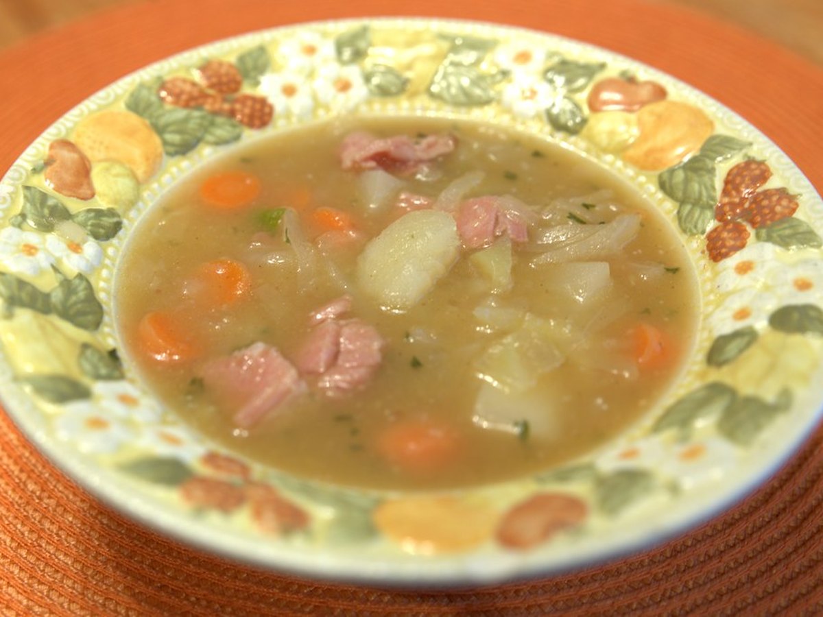 Geschnittenes Gemüse für die Kohlsuppe