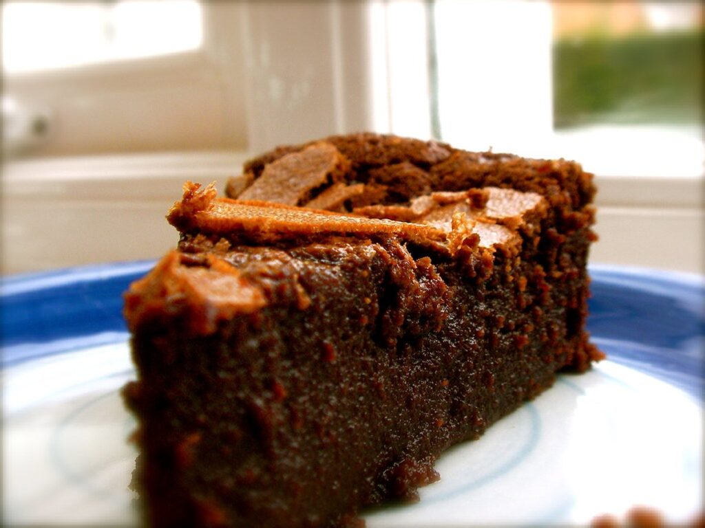Stück Schokoladenkuchen ohne Mehl