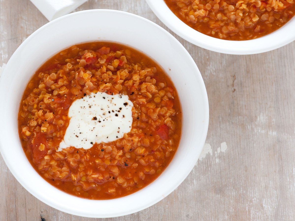 Vegetarische Linsensuppe mit Gemüse