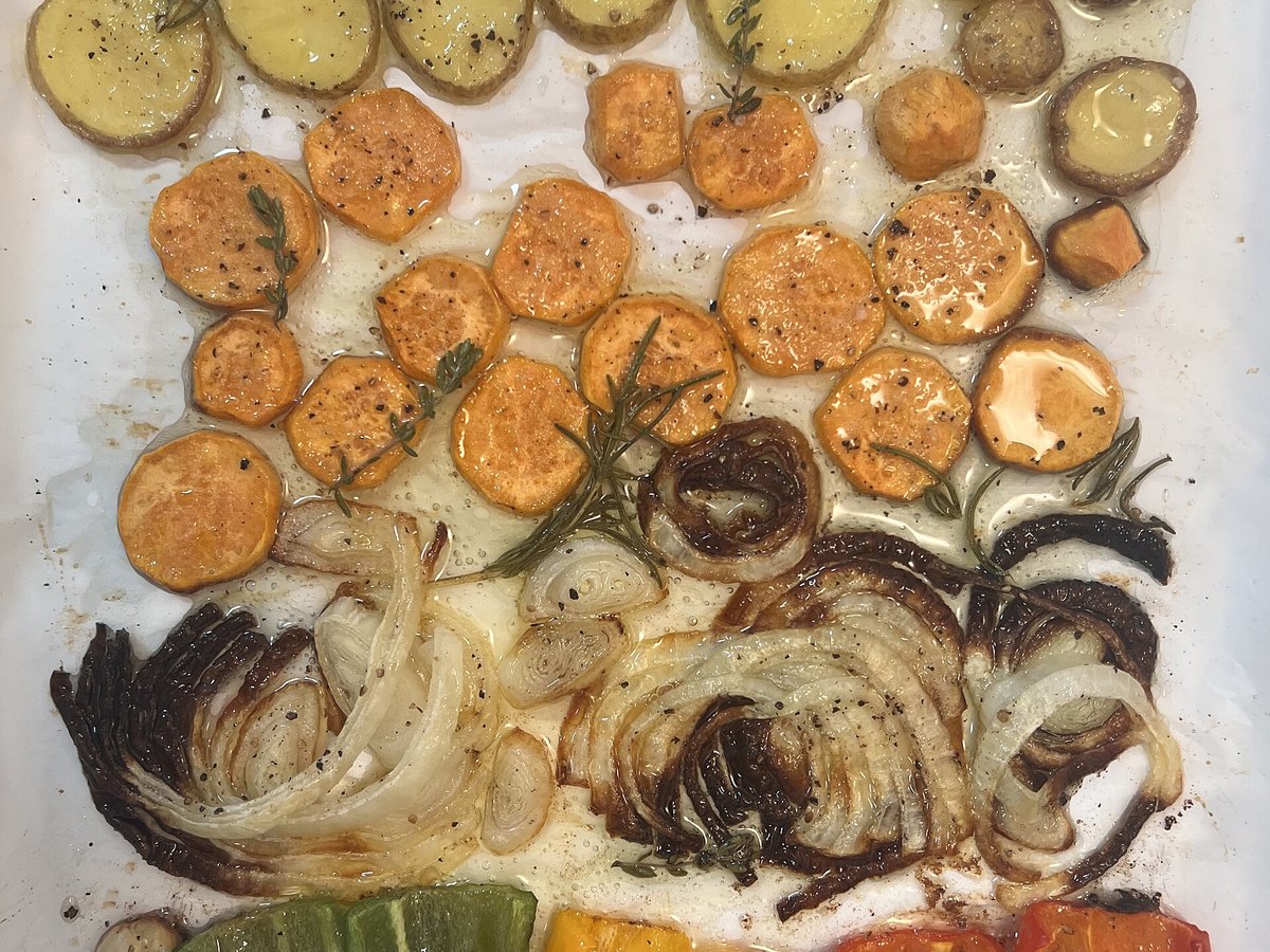 Geröstetes Gemüse auf einem Backblech