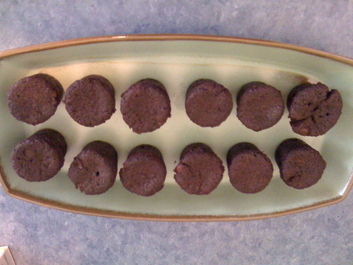 Helle Plätzchen auf dem Backblech