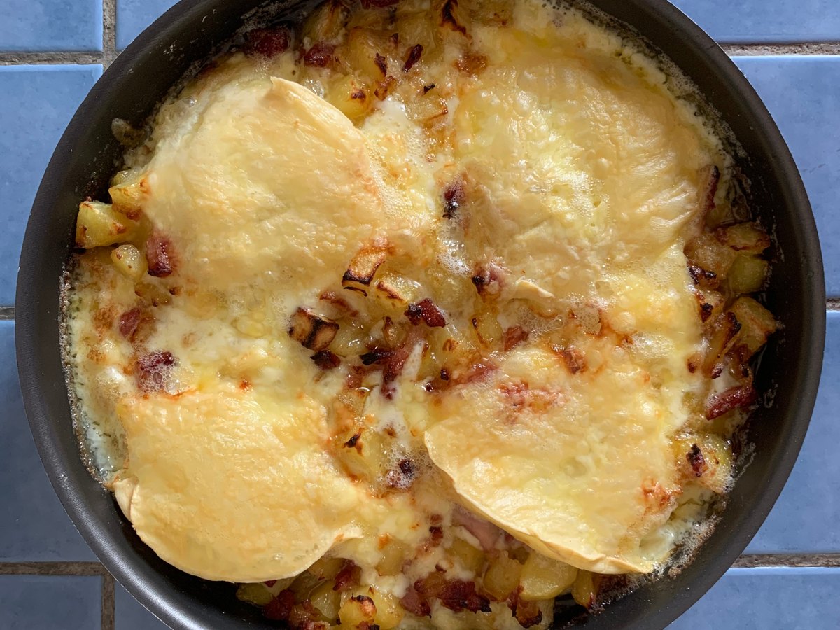 Überbackener Kartoffelauflauf in der Form