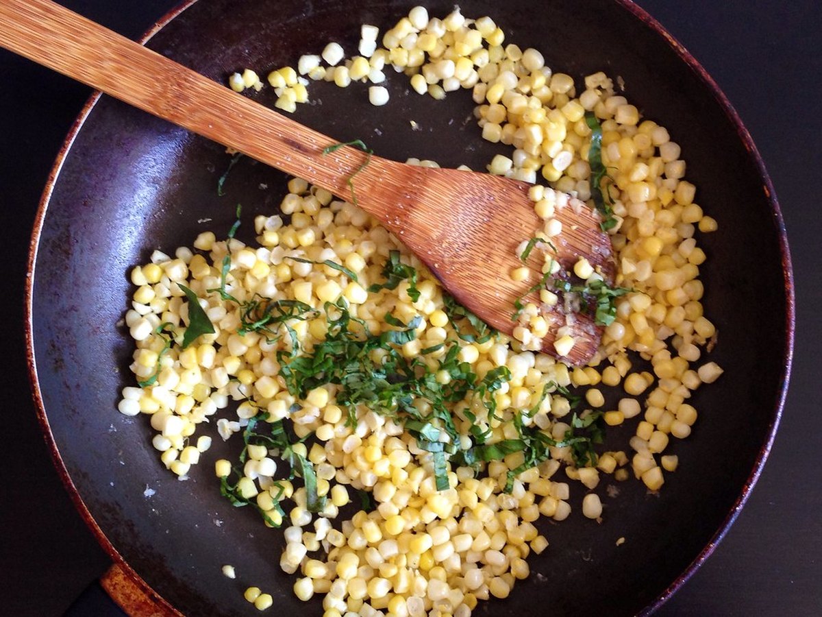 Sommerbowl mit Couscous und Gemüse