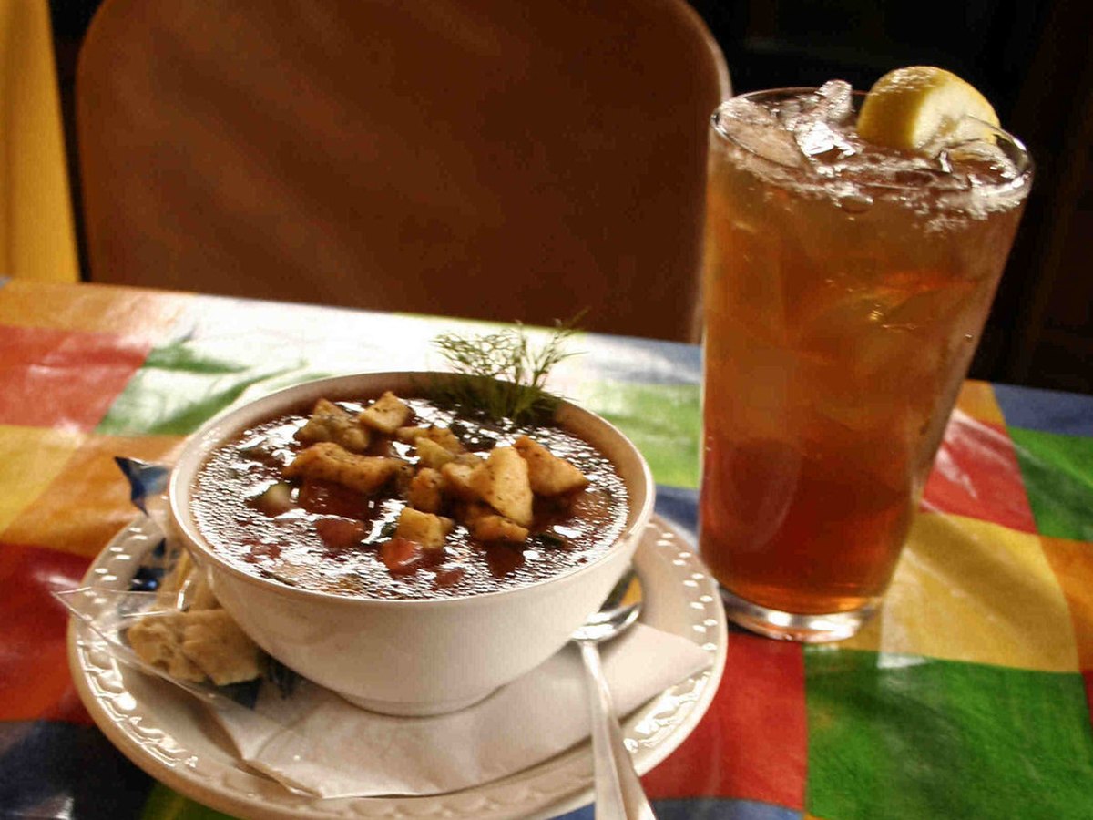 Gazpacho in Gläsern