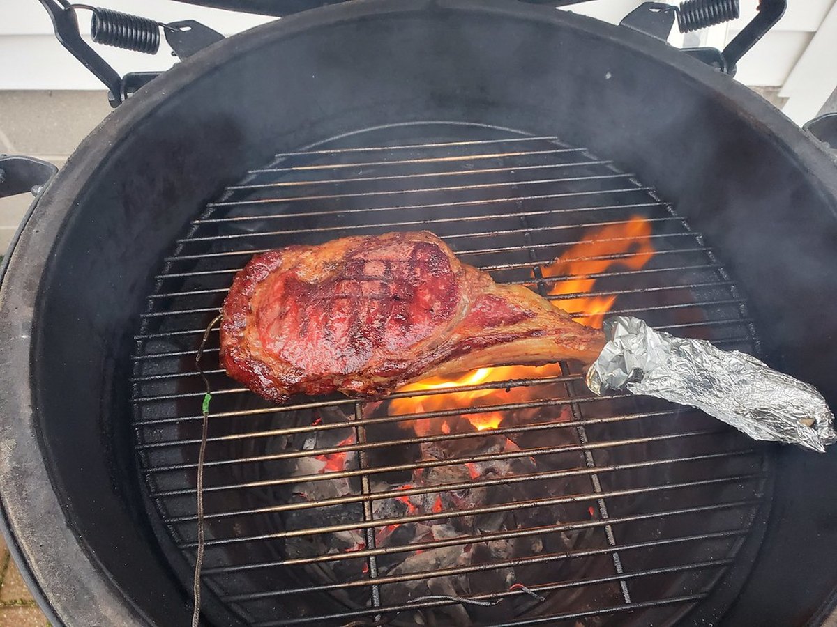 Thermometer im Steak