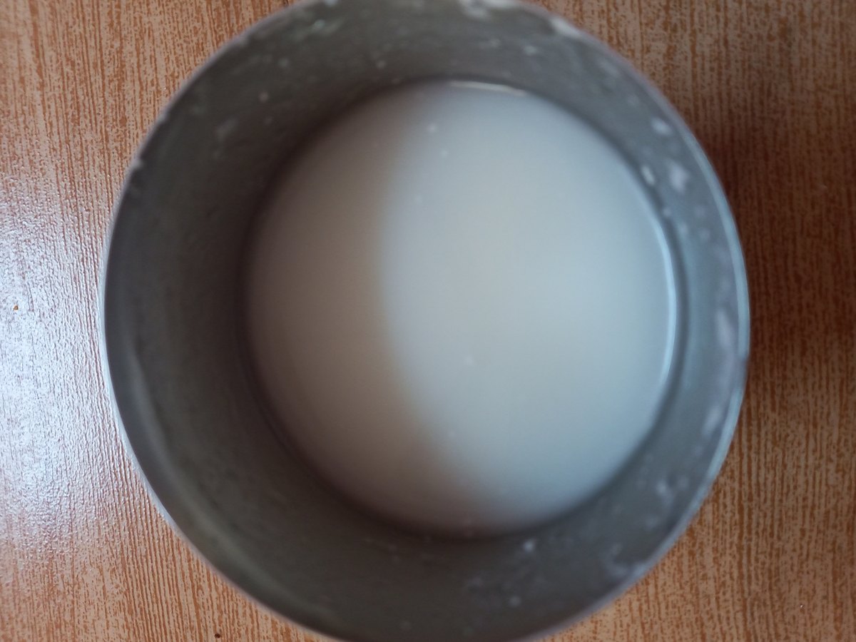 Buttermilch in einem Krug